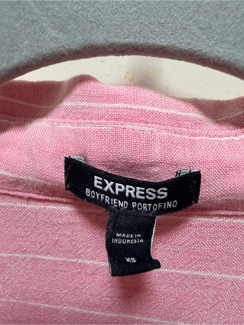 Express Women's Pink Button-Front Blouse - Picture 3 of 4